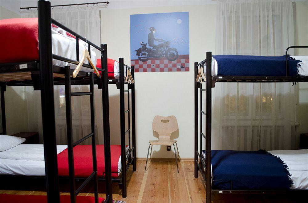 Red Nose Hostel With Self-Check In リガ エクステリア 写真