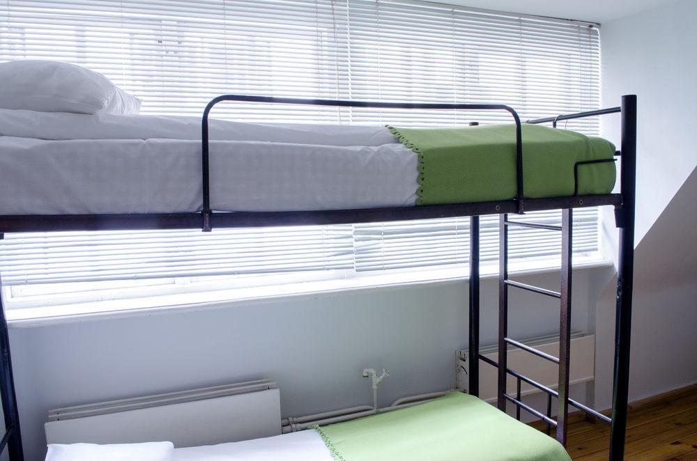 Red Nose Hostel With Self-Check In リガ エクステリア 写真