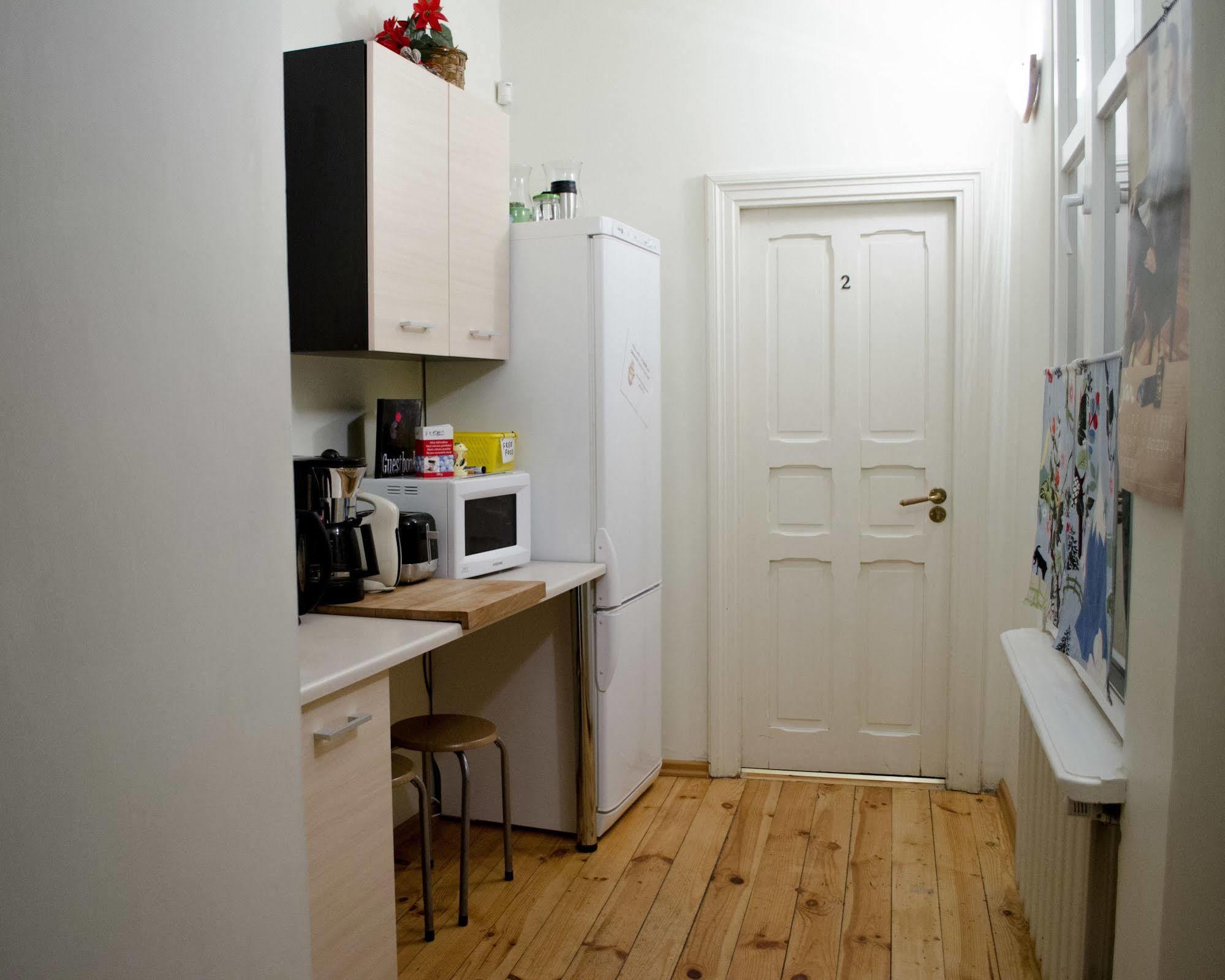 Red Nose Hostel With Self-Check In リガ エクステリア 写真