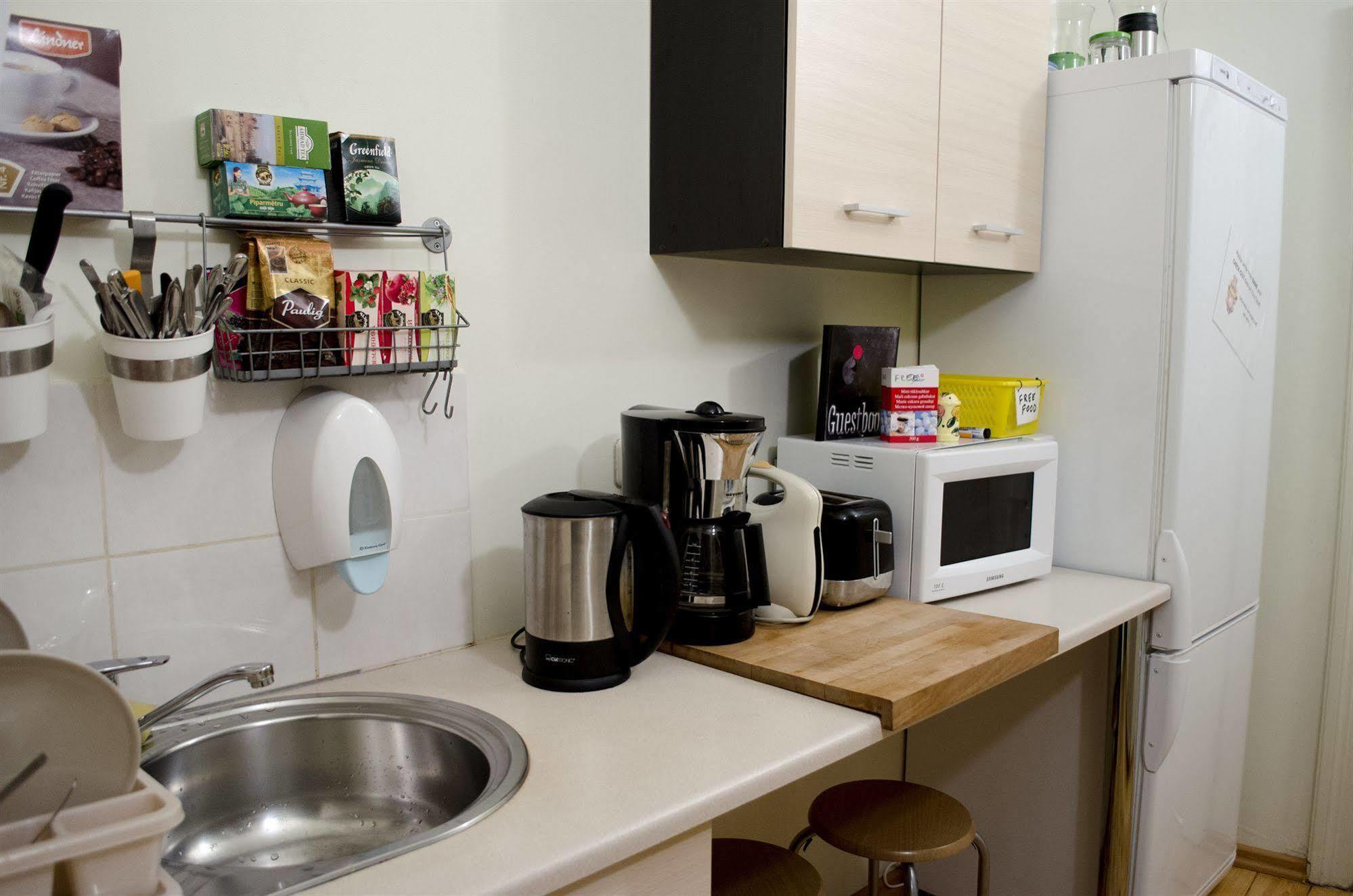 Red Nose Hostel With Self-Check In リガ エクステリア 写真