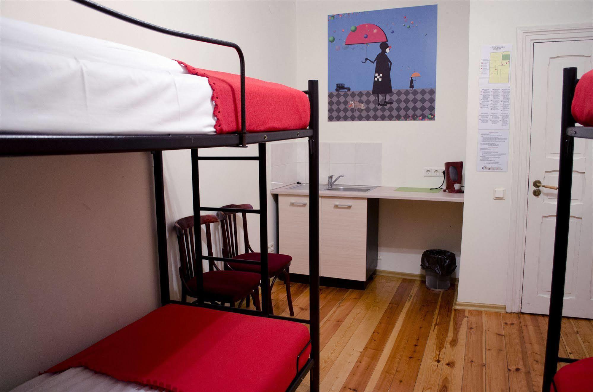 Red Nose Hostel With Self-Check In リガ エクステリア 写真
