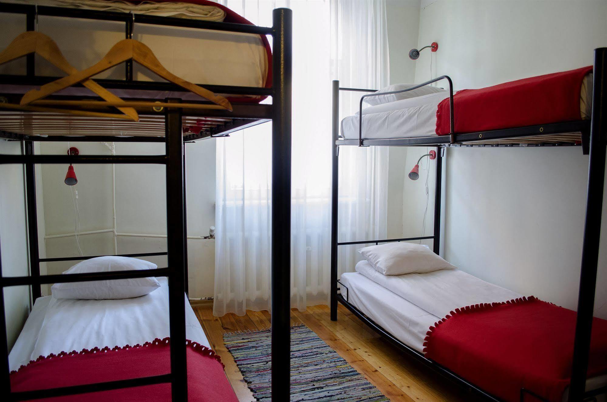 Red Nose Hostel With Self-Check In リガ エクステリア 写真