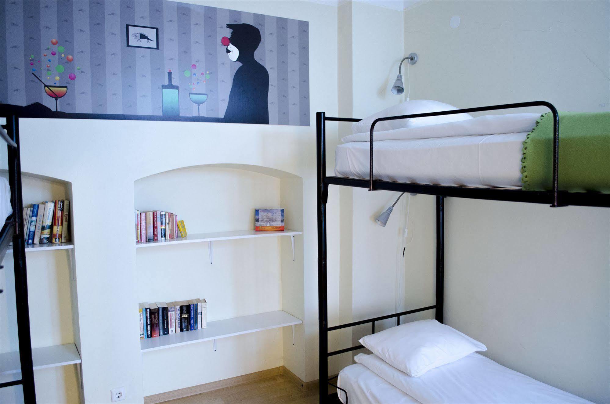 Red Nose Hostel With Self-Check In リガ エクステリア 写真