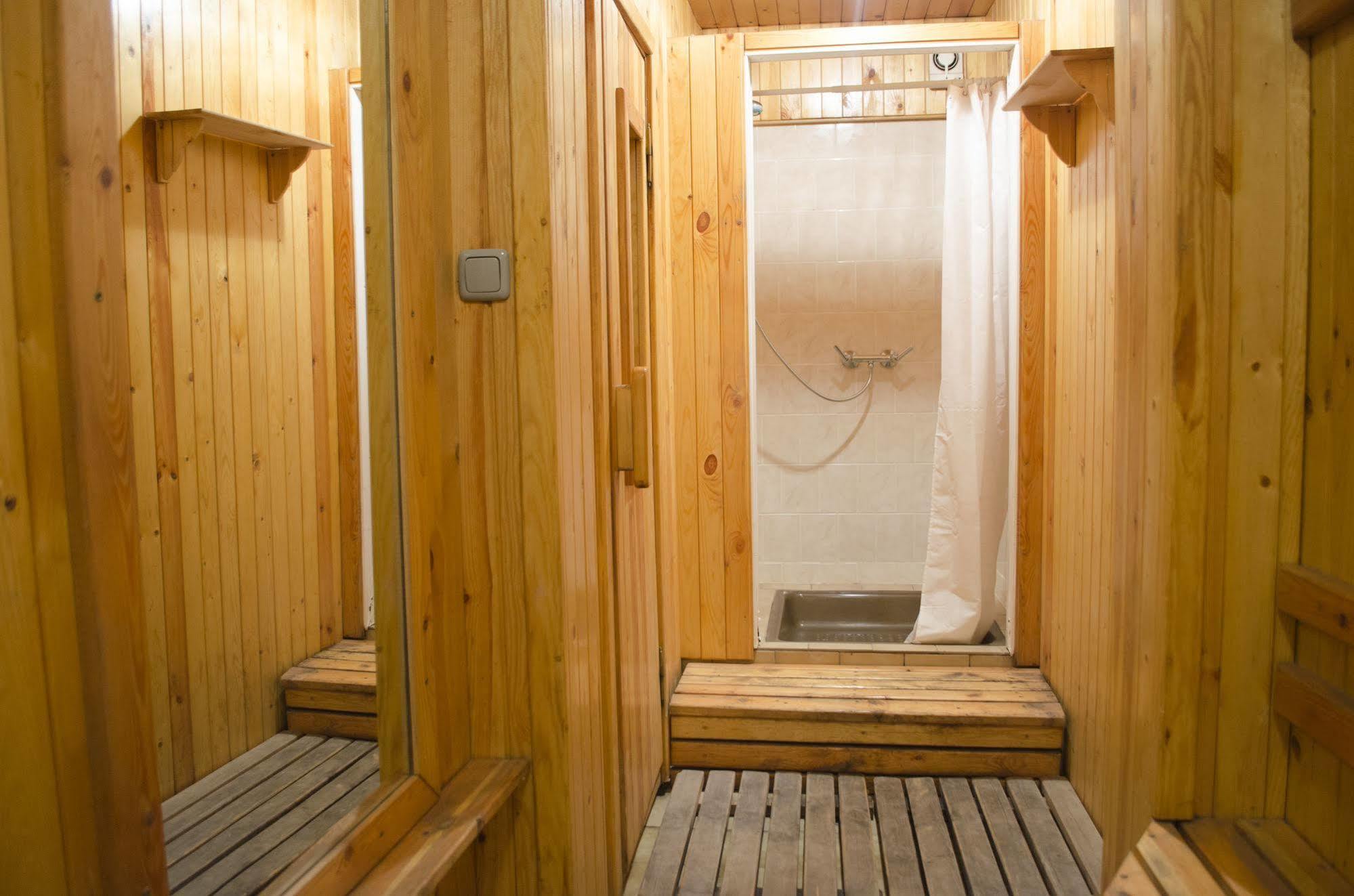 Red Nose Hostel With Self-Check In リガ エクステリア 写真