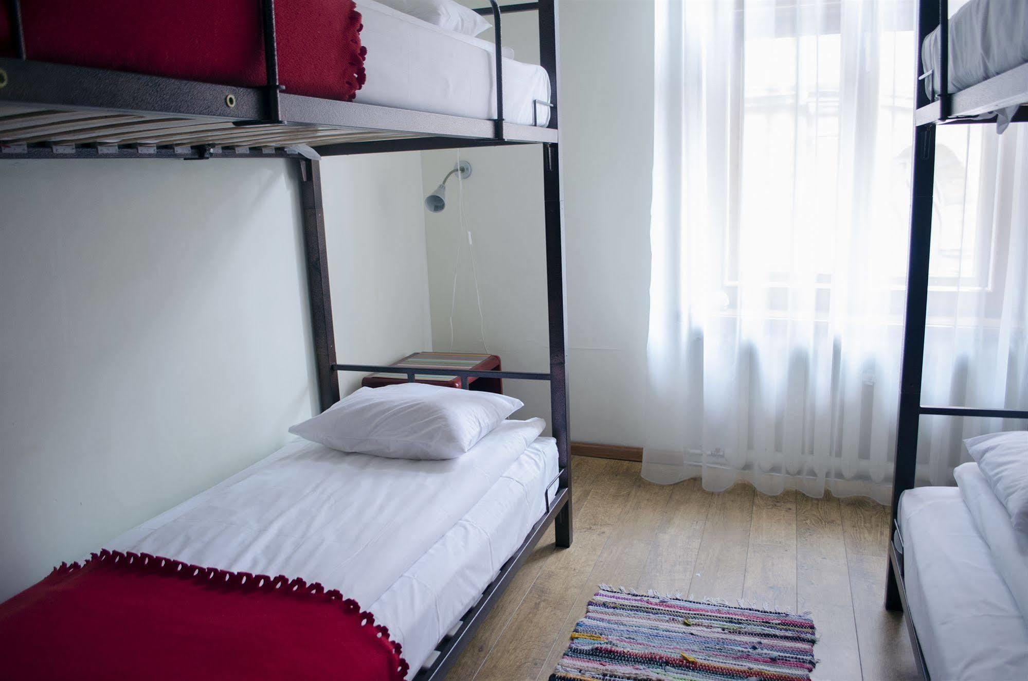 Red Nose Hostel With Self-Check In リガ エクステリア 写真