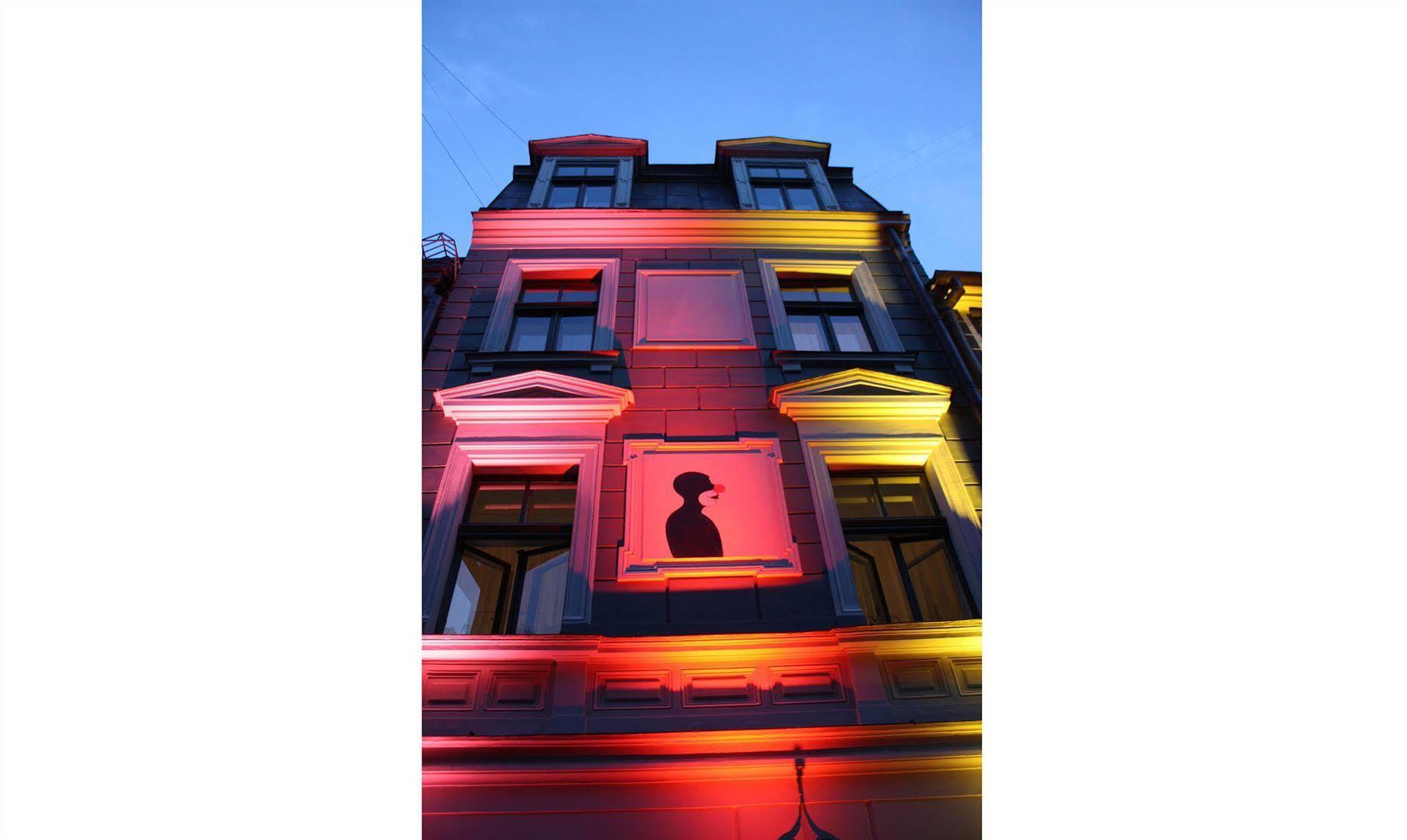 Red Nose Hostel With Self-Check In リガ エクステリア 写真