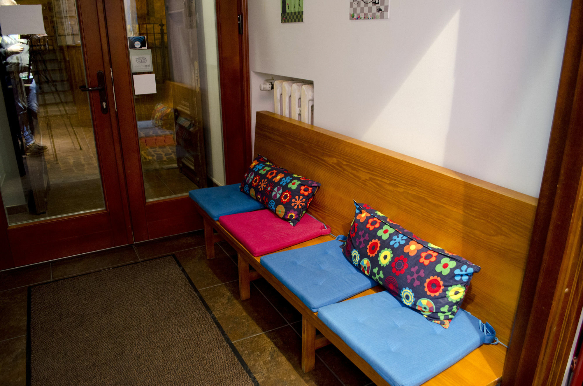 Red Nose Hostel With Self-Check In リガ エクステリア 写真